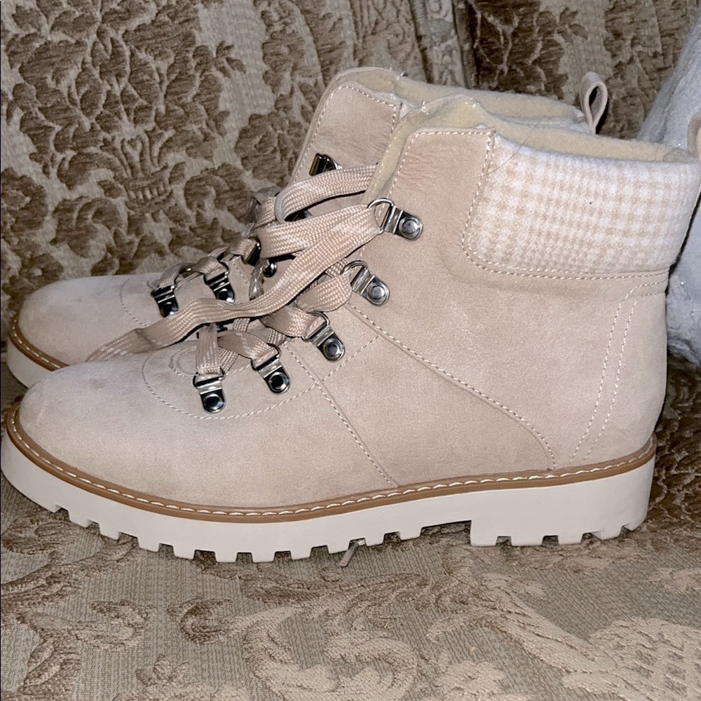 Sonoma Beige Suede Lace-Up Winter Boots